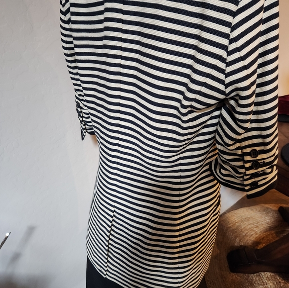 Elizabeth and James Blazer Size 4 - Picture 7 of 13